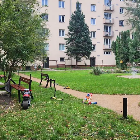 Modern, Comfortable Apartments Near The Metro Prague Exterior photo