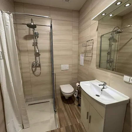 Modern, Comfortable Apartments Near The Metro Prague Exterior photo