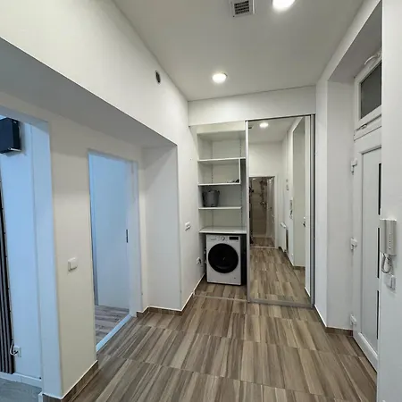 Modern, Comfortable Apartments Near The Metro Prague Exterior photo