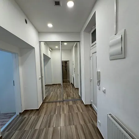 Modern, Comfortable Apartments Near The Metro Prague Exterior photo